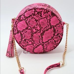 🌿 Round Pink Python Print Crossbody, NWT